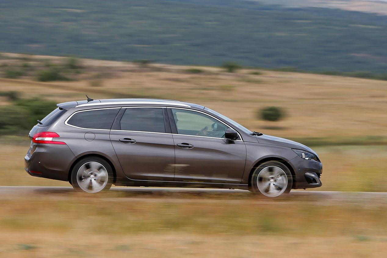 Comparativa: Peugeot 308 SW 1.6 e-HDi vs Renault Mégane Sport Tourer 1.6 dCi y VW Golf Variant 1.6 TDi