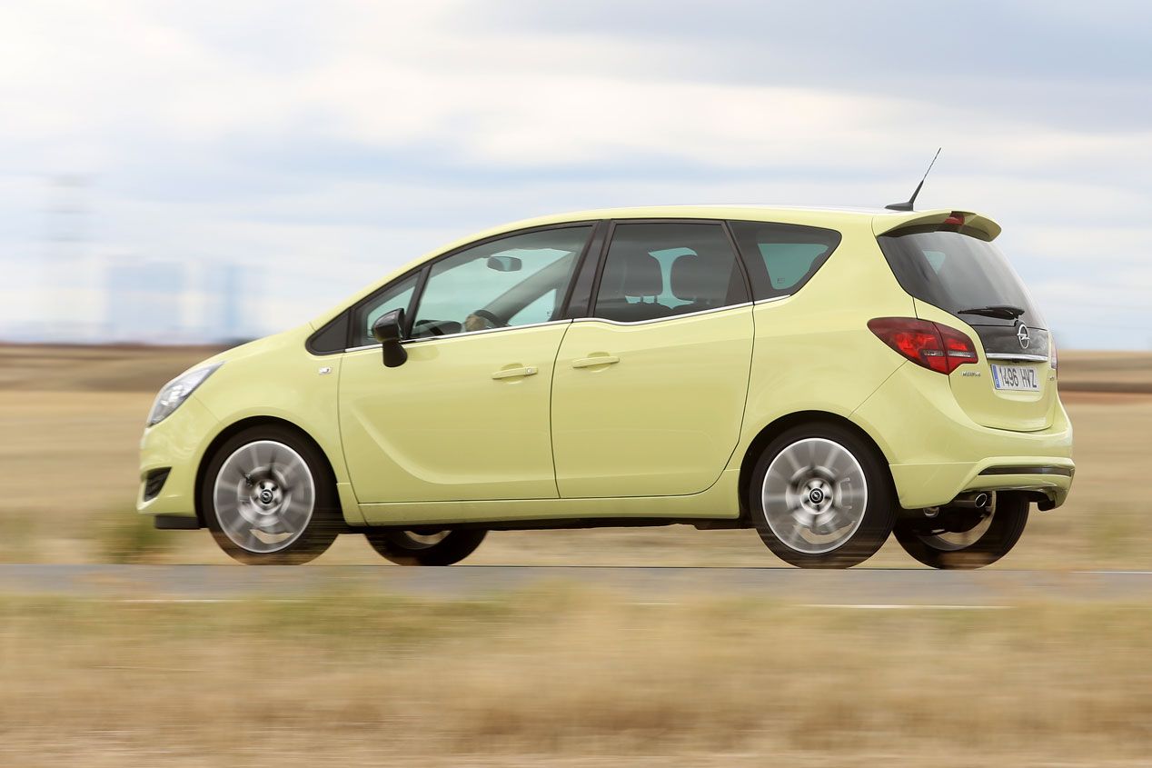 Comparativa: Hyundai ix20 1.6 CRDI Style vs Opel Meriva 1.6 CDTI Excellence