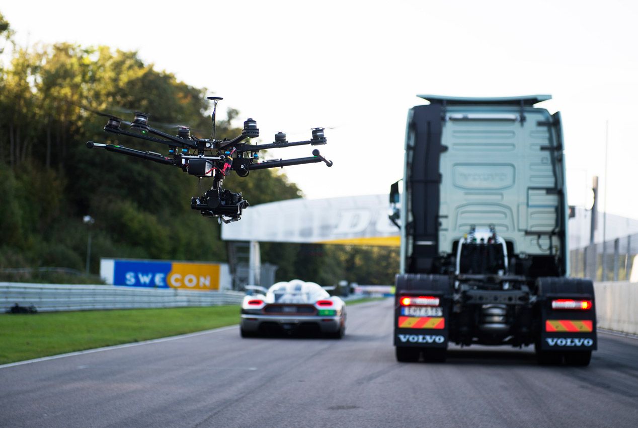 Una carrera única: camión Volvo FH vs Koenigsegg One:1