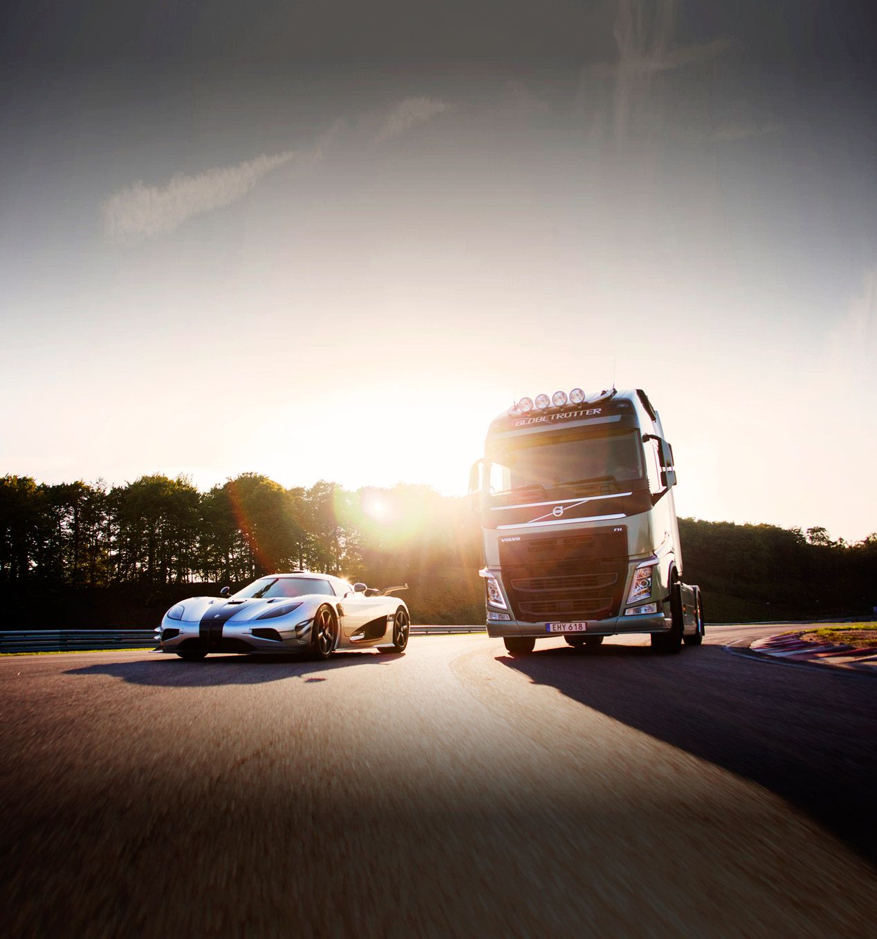Una carrera única: camión Volvo FH vs Koenigsegg One:1