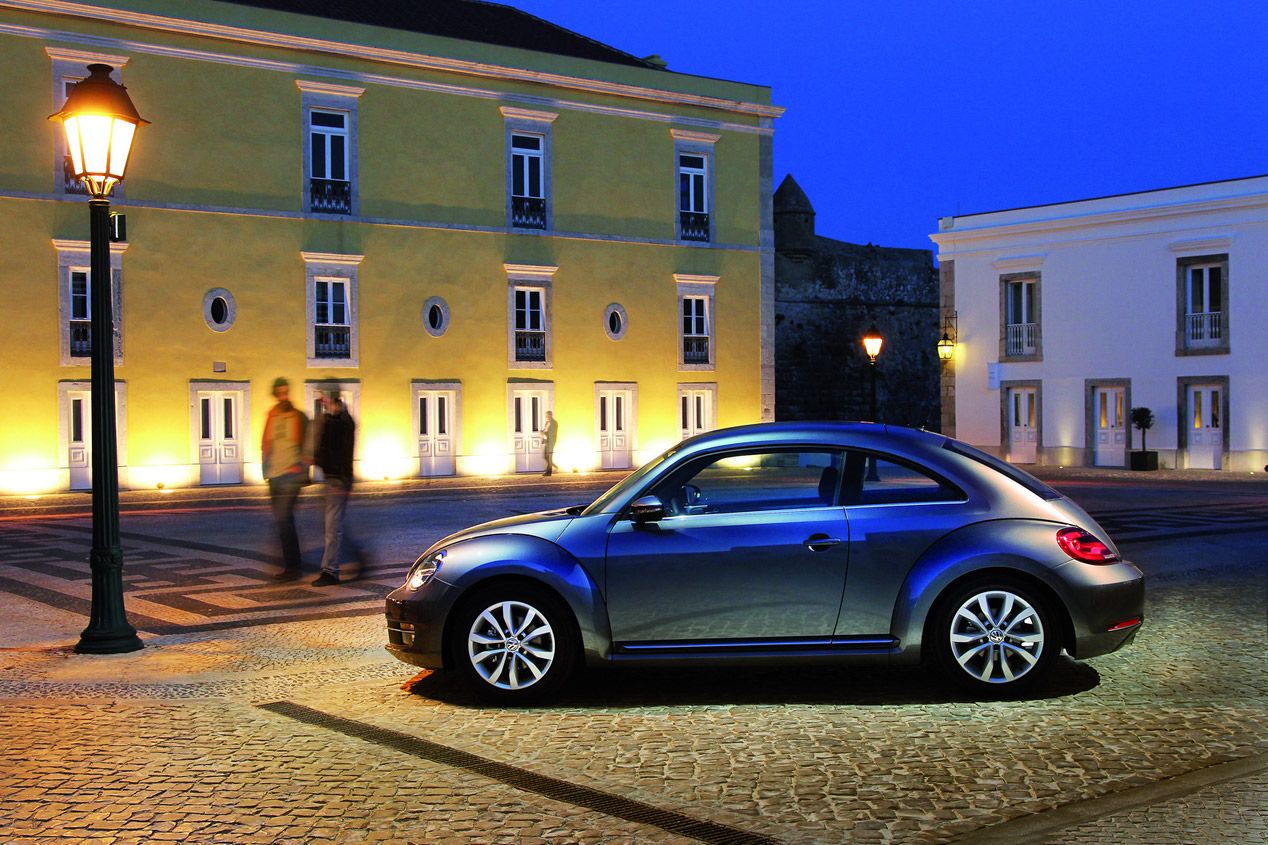 Volkswagen Beetle y Beetle Cabriolet 2015