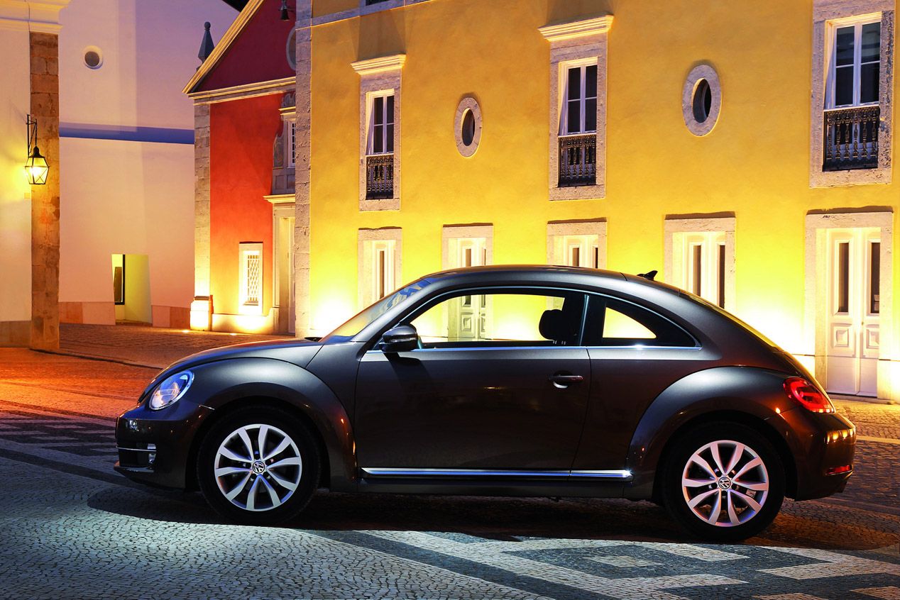 Volkswagen Beetle y Beetle Cabriolet 2015