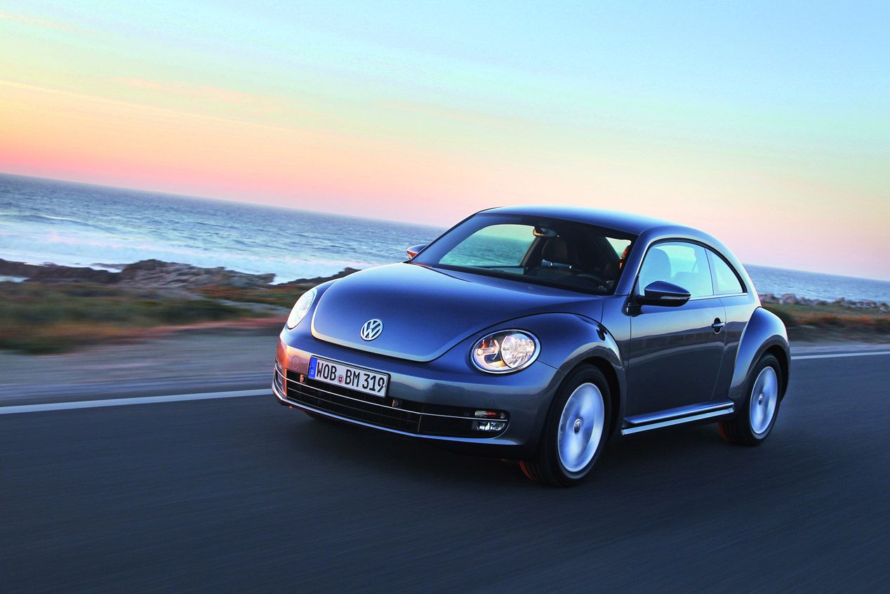 Volkswagen Beetle y Beetle Cabriolet 2015