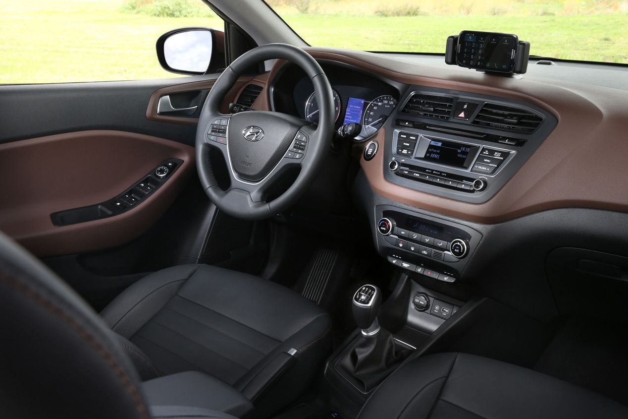 Contacto: nuevo Hyundai i20