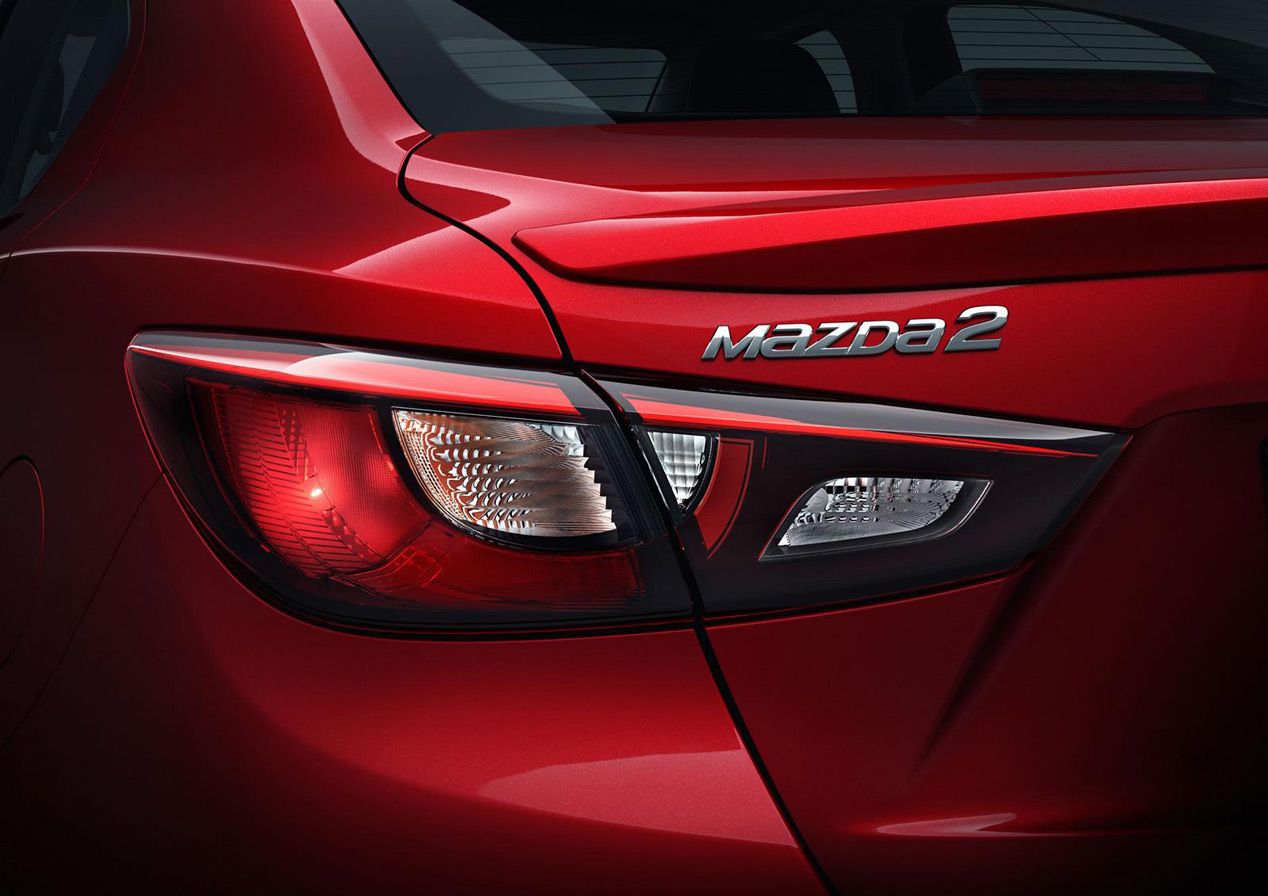 Mazda 2 Sedán