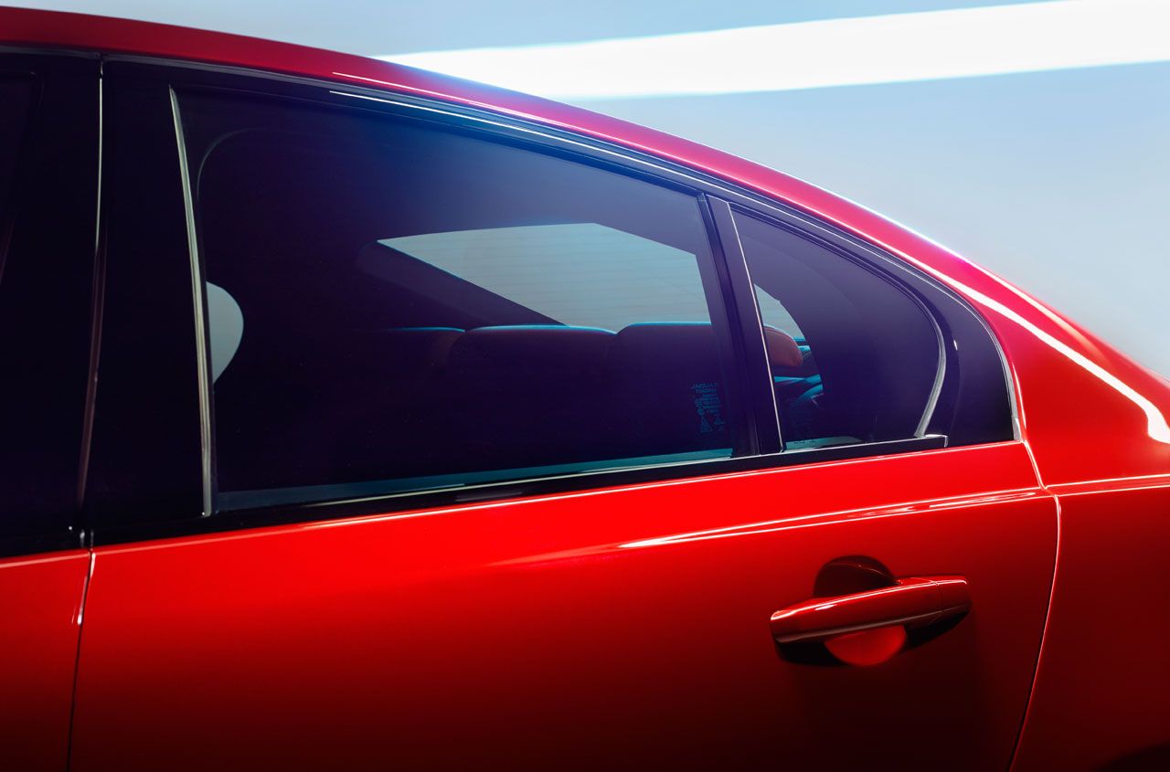 Jaguar XE: precios y comercialización