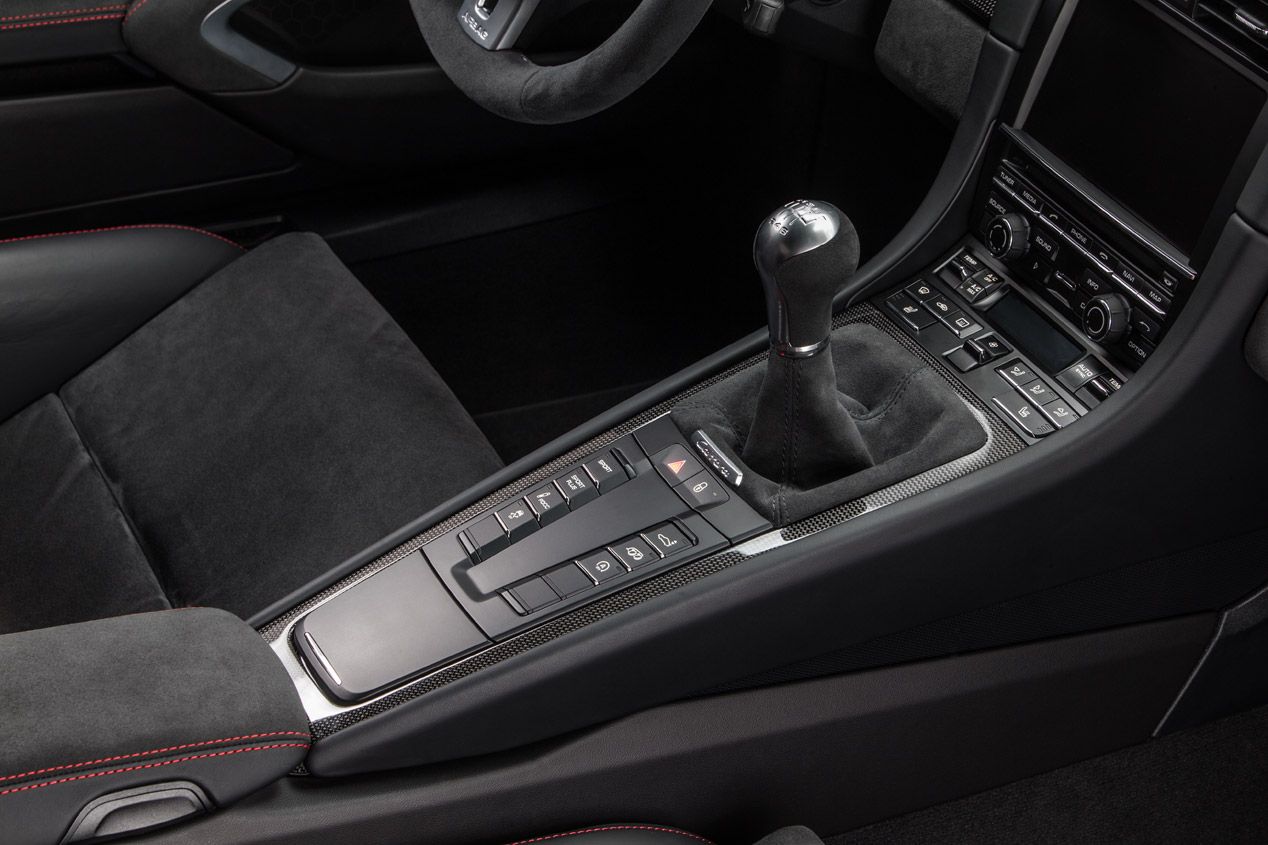 Contacto: Porsche 911 Carrera GTS