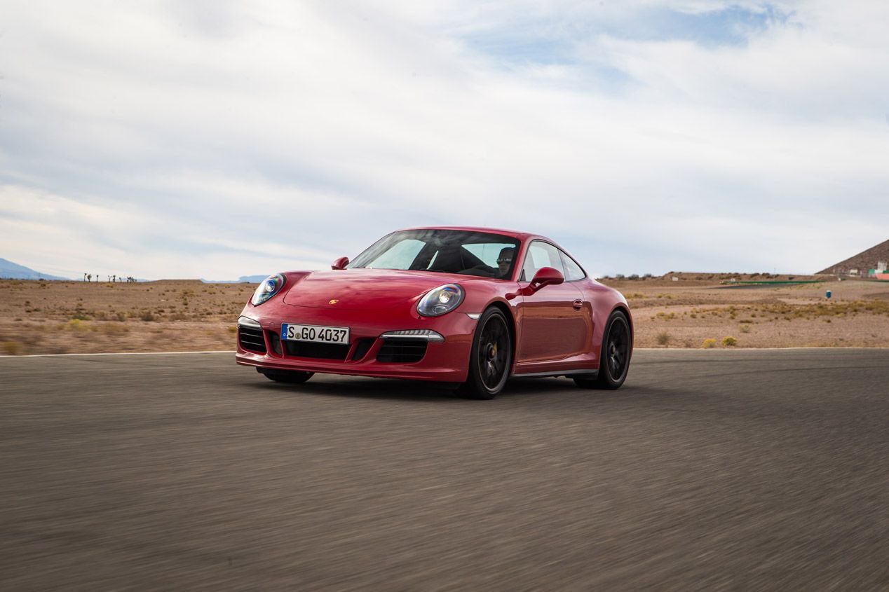 Contacto: Porsche 911 Carrera GTS