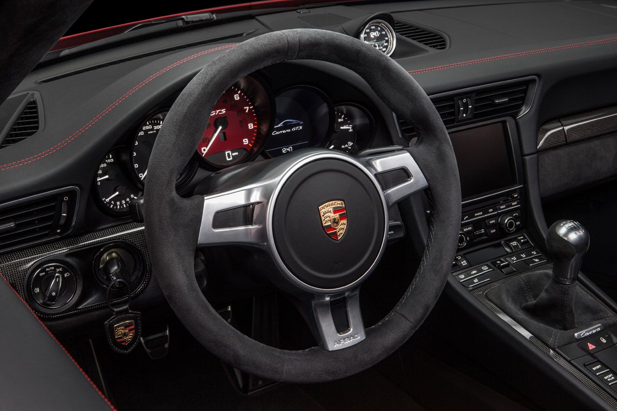 Contacto: Porsche 911 Carrera GTS