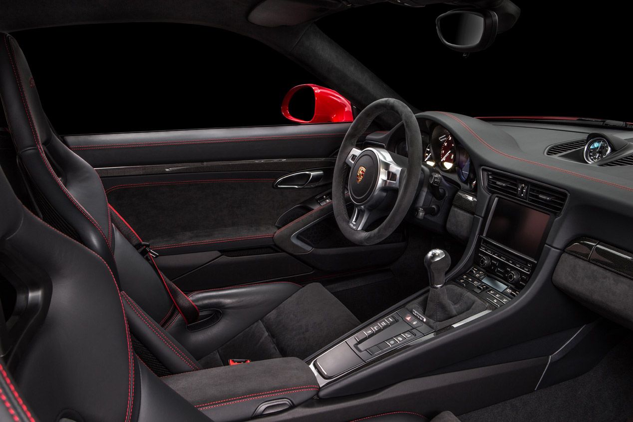 Contacto: Porsche 911 Carrera GTS
