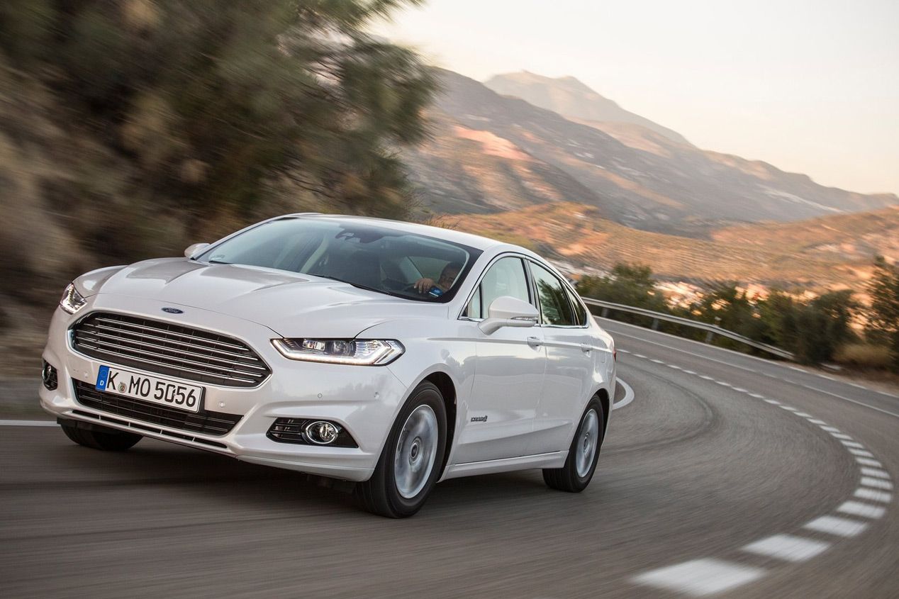 Ford Mondeo Hybrid 2015
