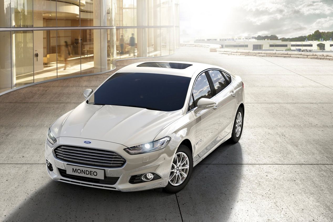 Ford Mondeo Hybrid 2015