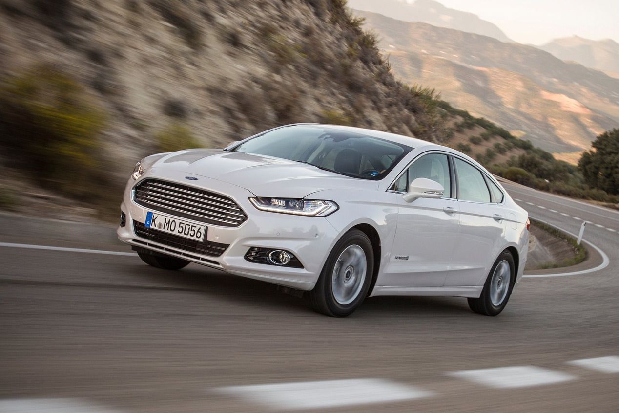 Ford Mondeo Hybrid 2015