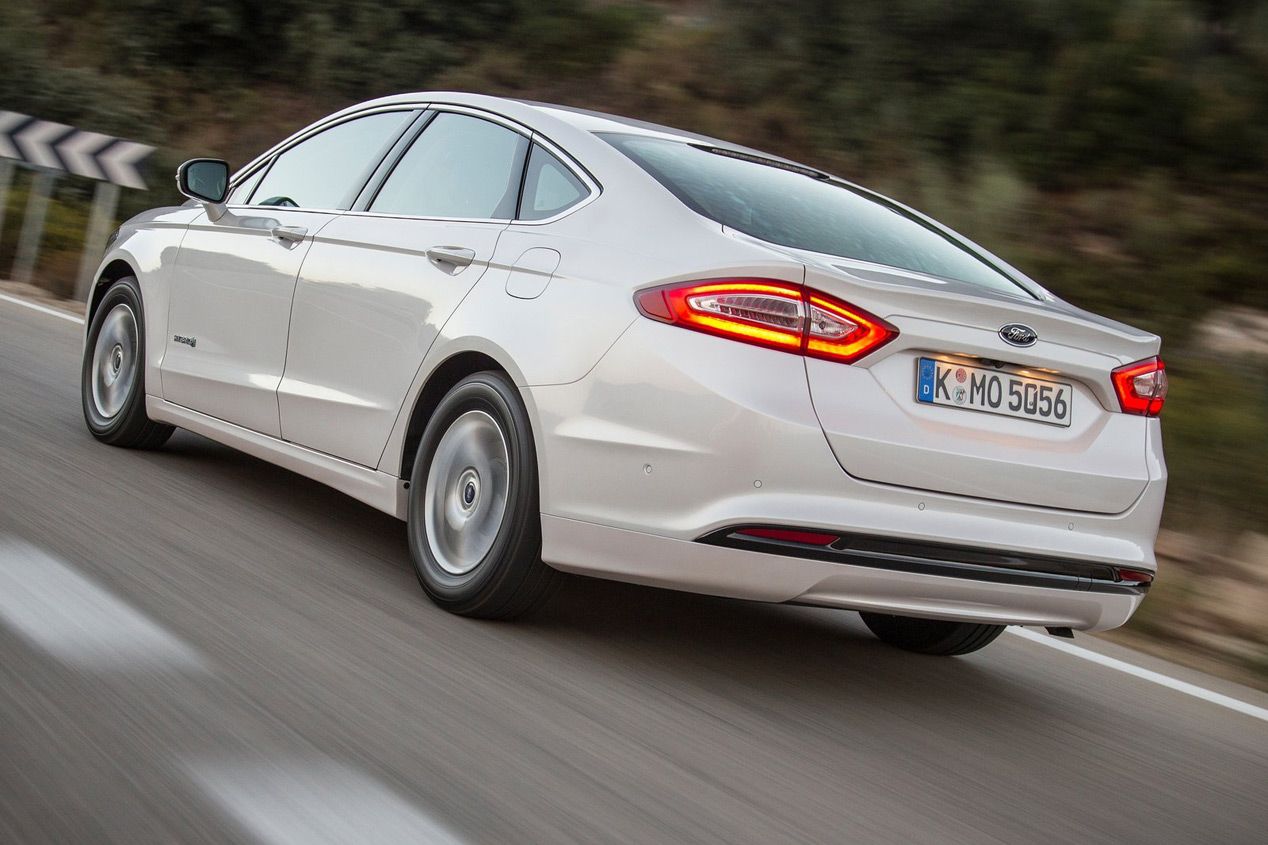Ford Mondeo Hybrid 2015