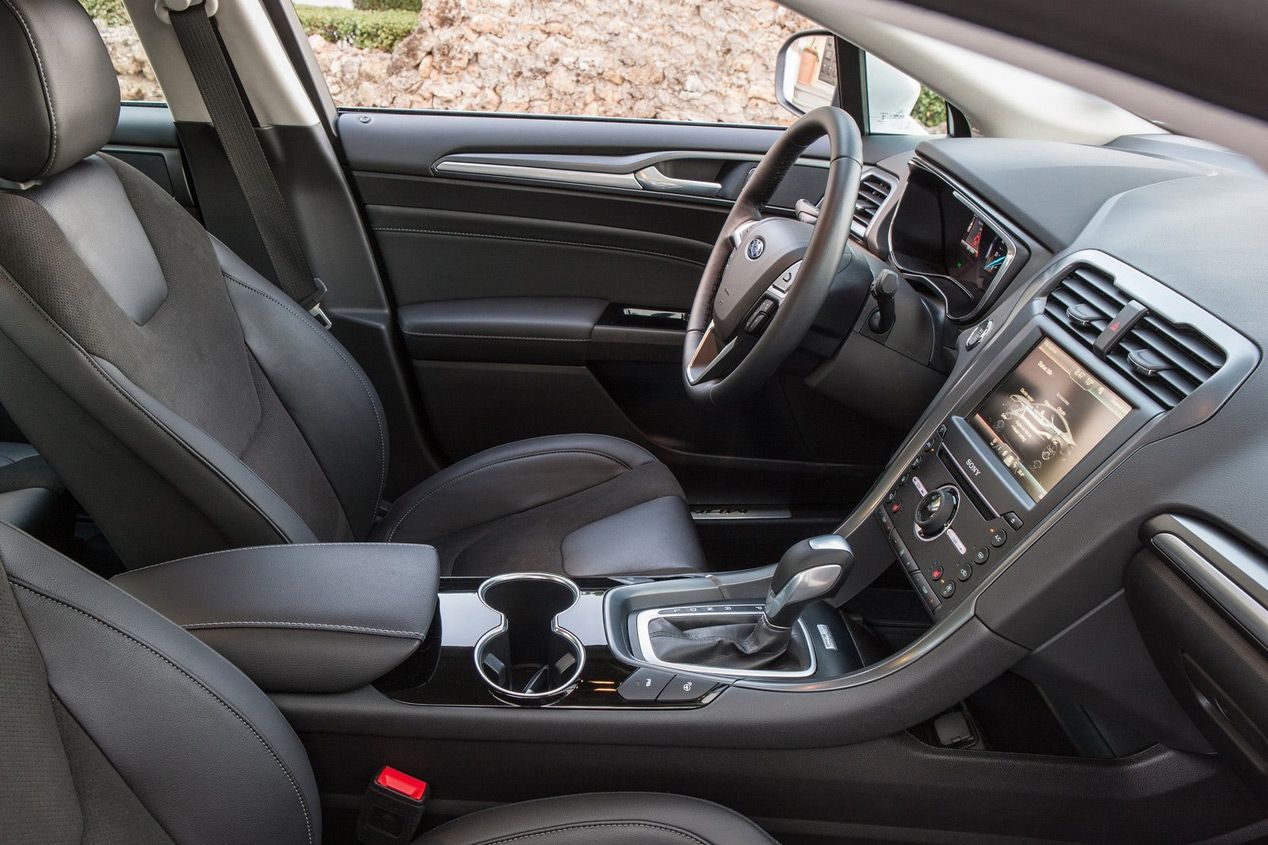 Ford Mondeo Hybrid 2015