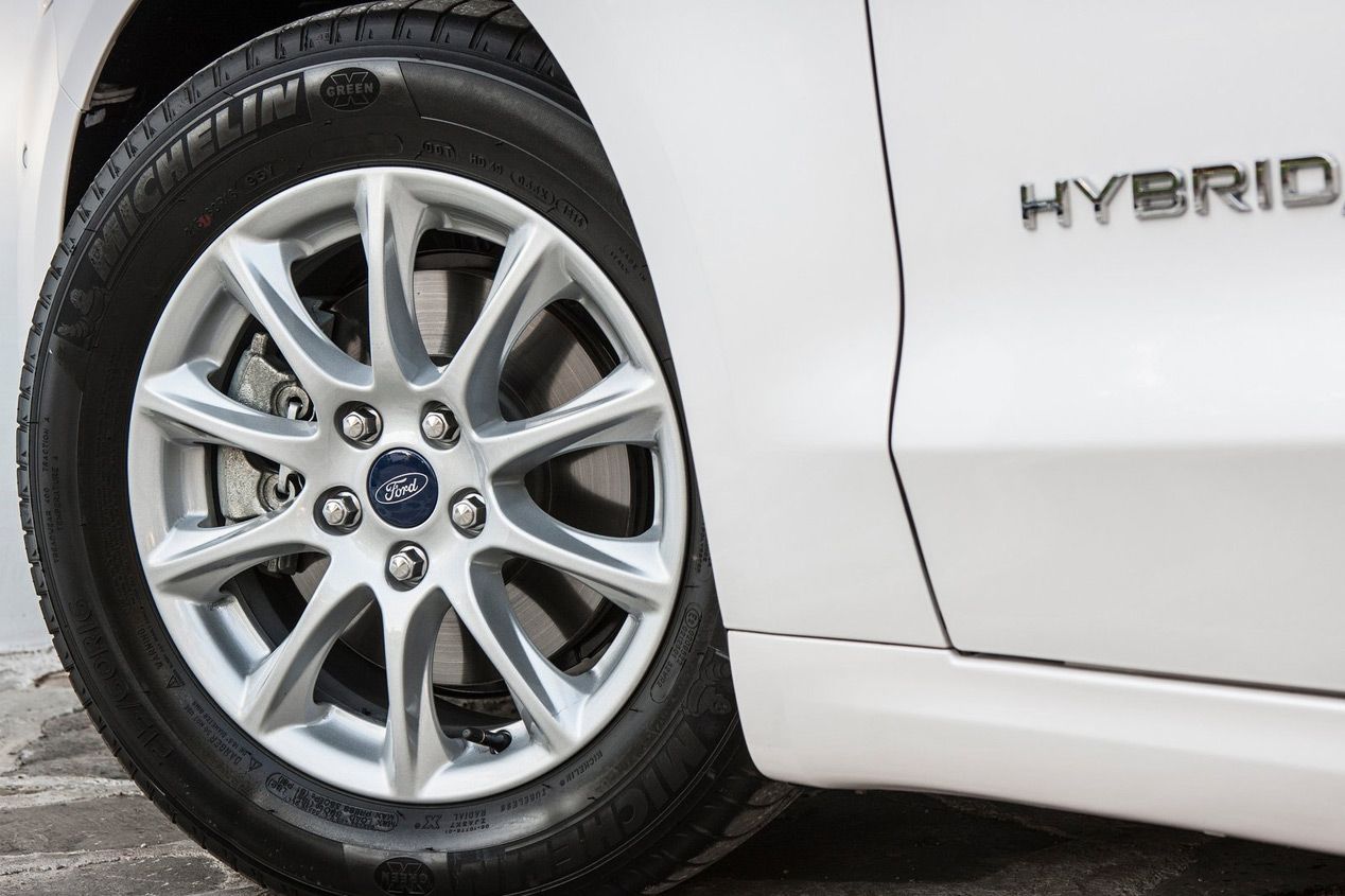 Ford Mondeo Hybrid 2015