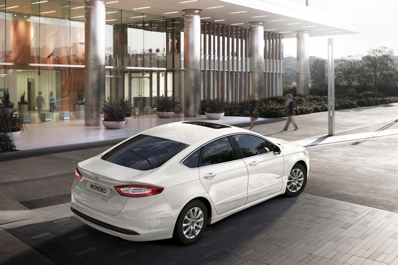 Ford Mondeo Hybrid 2015