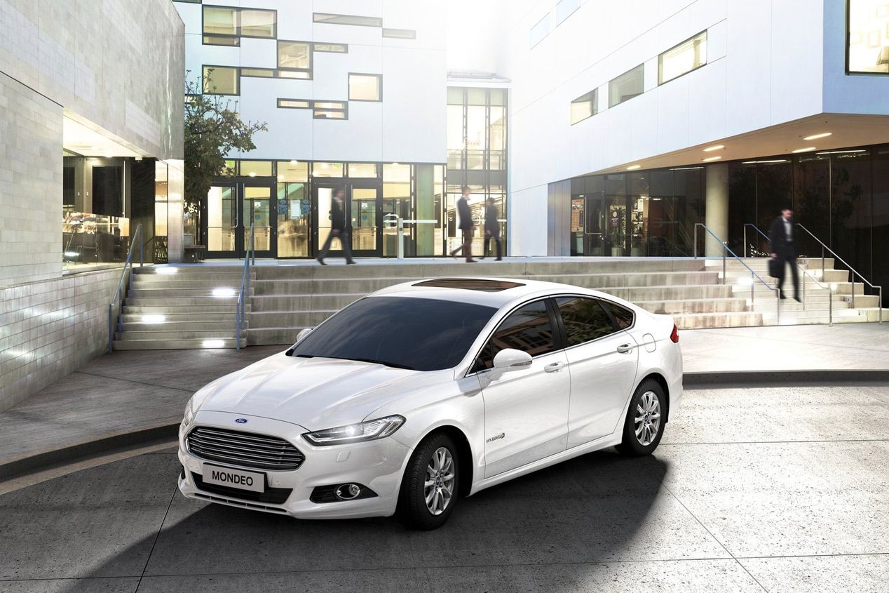 Ford Mondeo Hybrid 2015