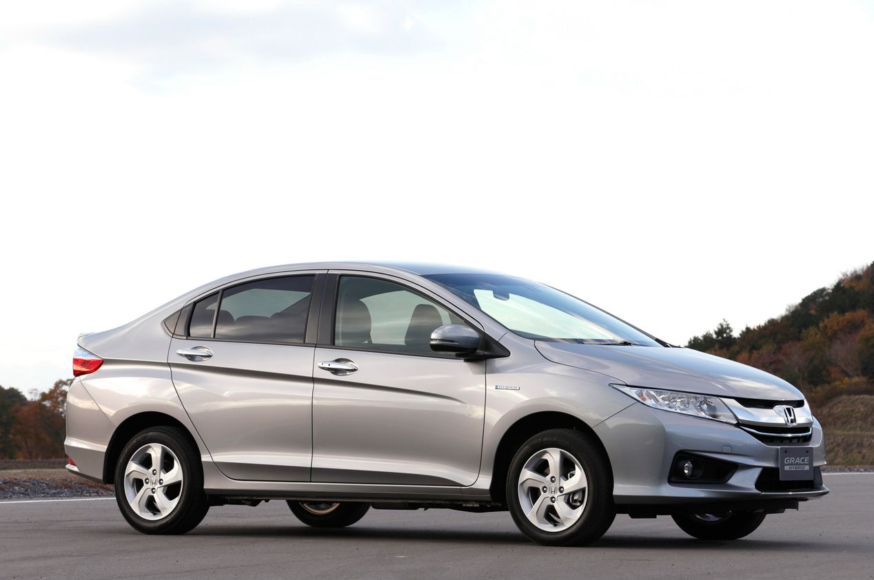 Honda Grace Hybrid