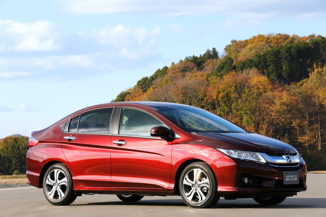 Honda Grace Hybrid