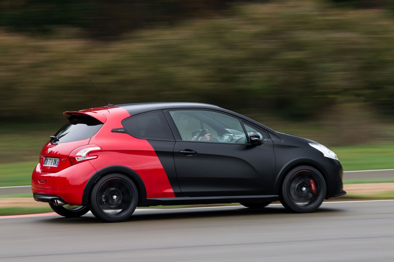 Contacto: Peugeot 208 GTI 30th, un GTI de altura