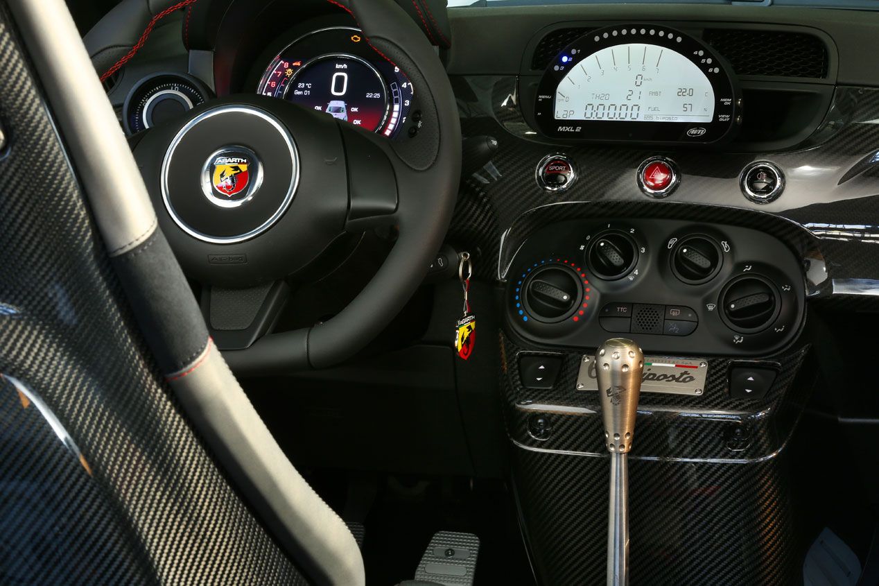 Contacto: Abarth 695 Biposto, el mejor coche del mundo