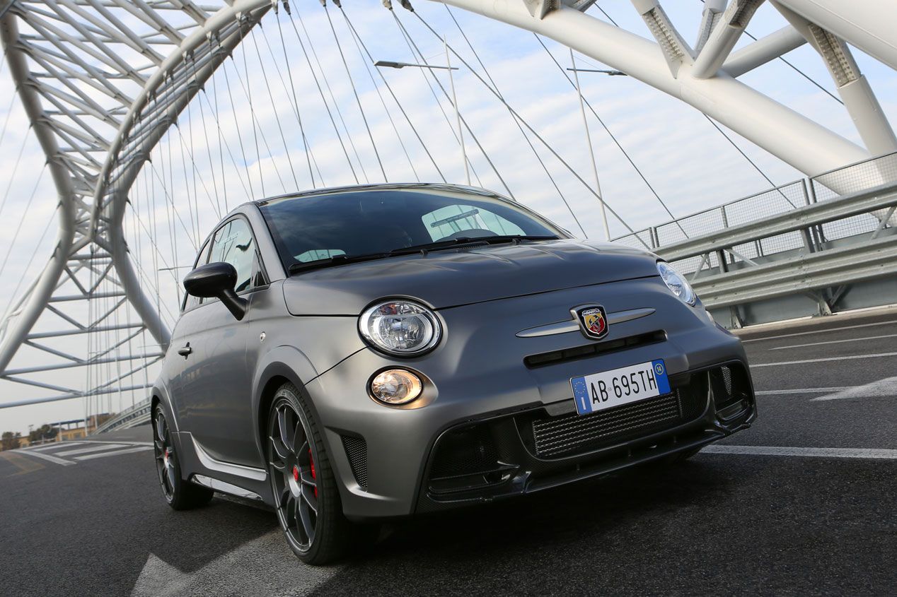 Contacto: Abarth 695 Biposto, el mejor coche del mundo