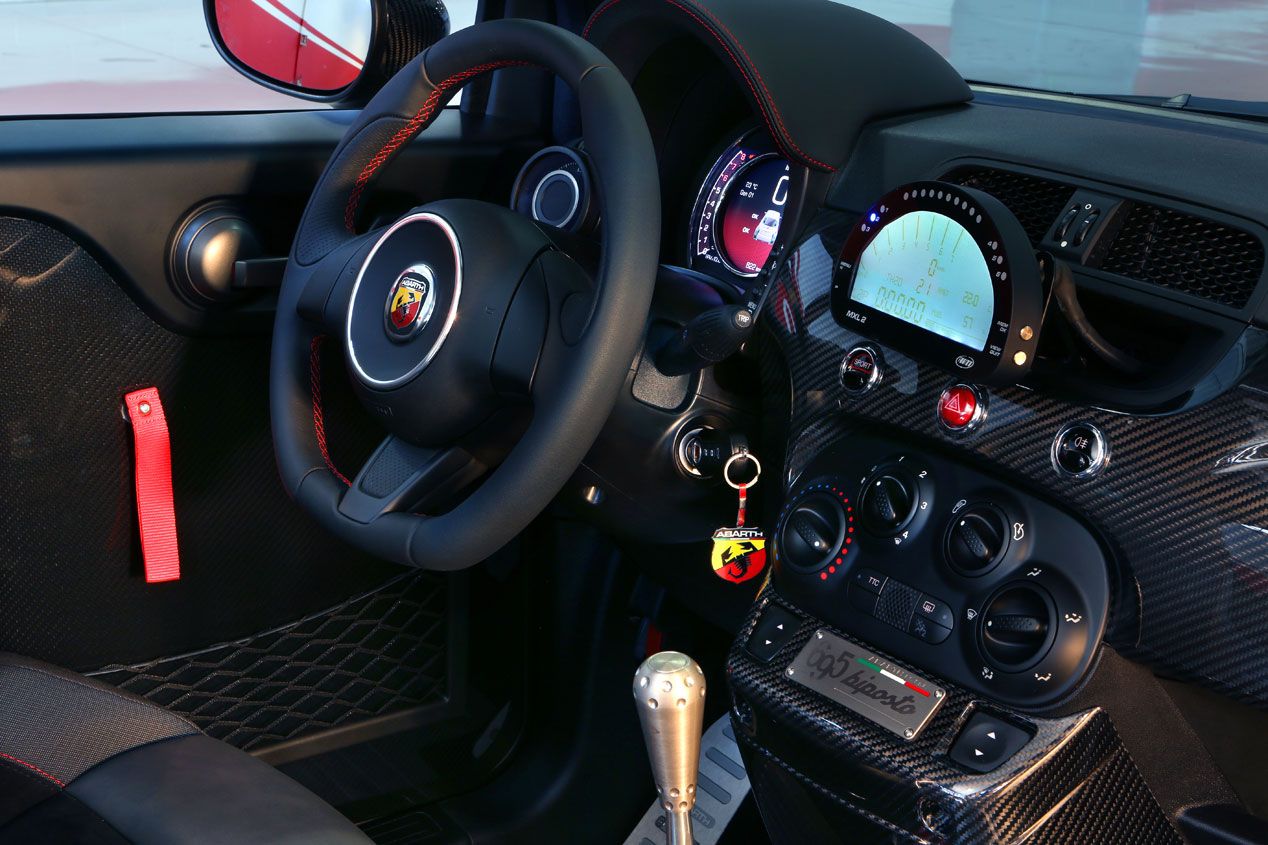 Contacto: Abarth 695 Biposto, el mejor coche del mundo