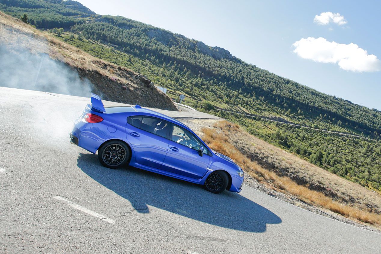 Comparativa: Audi S3 Sedán S-tronic vs Subaru WRX STi
