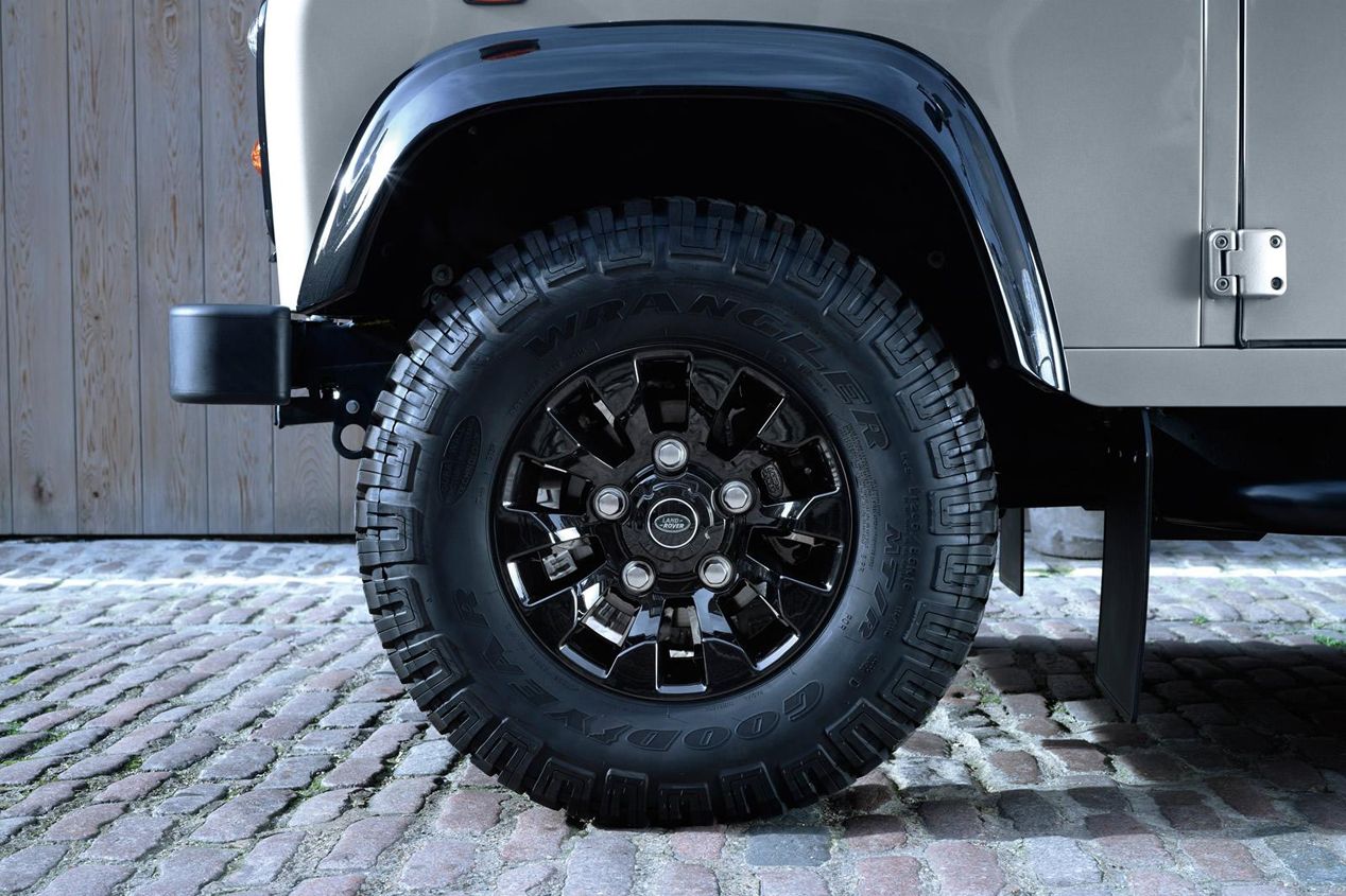 Land Rover Defender Heritage Edition, Adventure Edition y Autobiography Edition