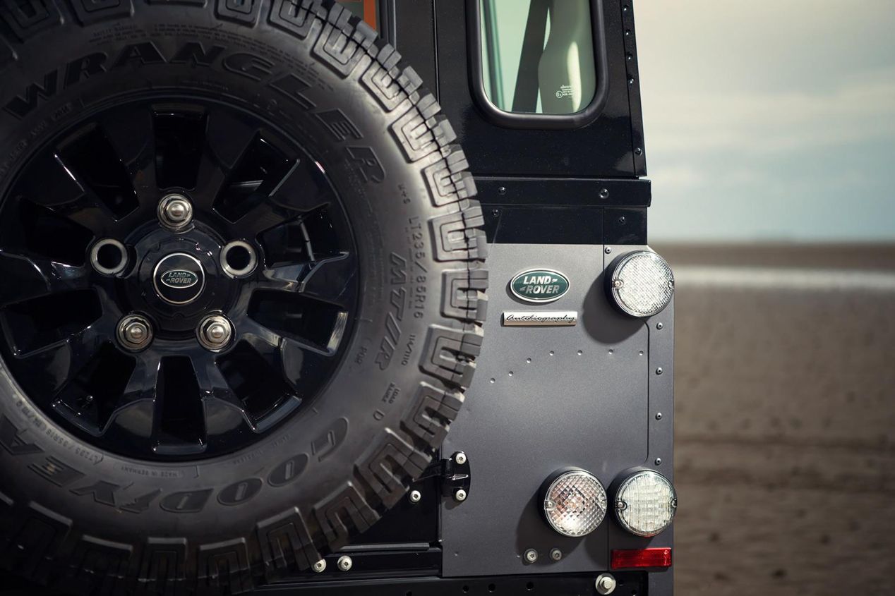 Land Rover Defender Heritage Edition, Adventure Edition y Autobiography Edition