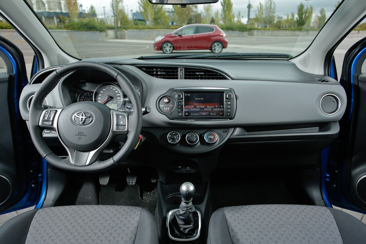 Comparativa: Peugeot 208 1.6 e-HDi vs Toyota Yaris 1.4 D-4D
