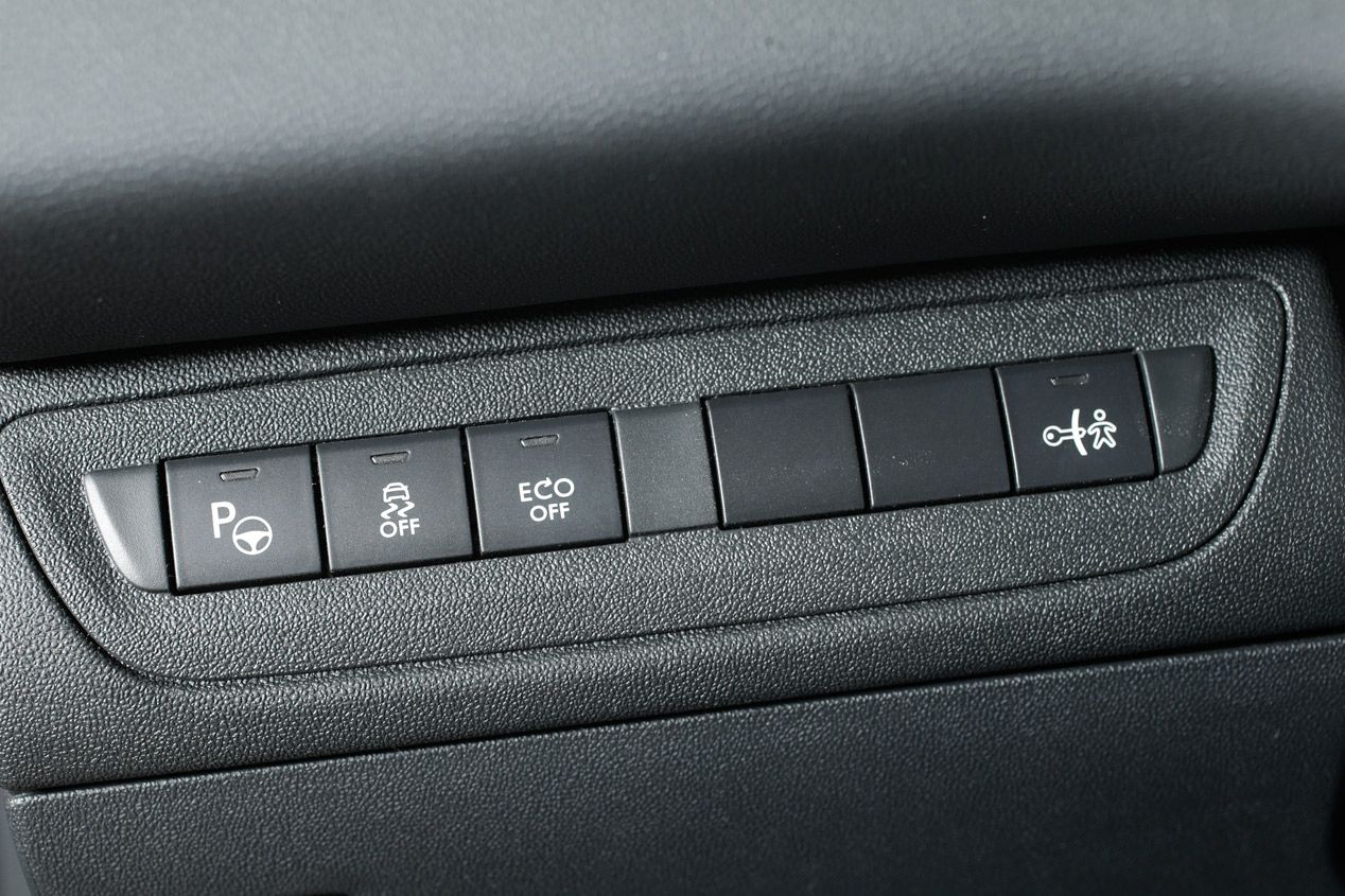 Comparativa: Peugeot 208 1.6 e-HDi vs Toyota Yaris 1.4 D-4D
