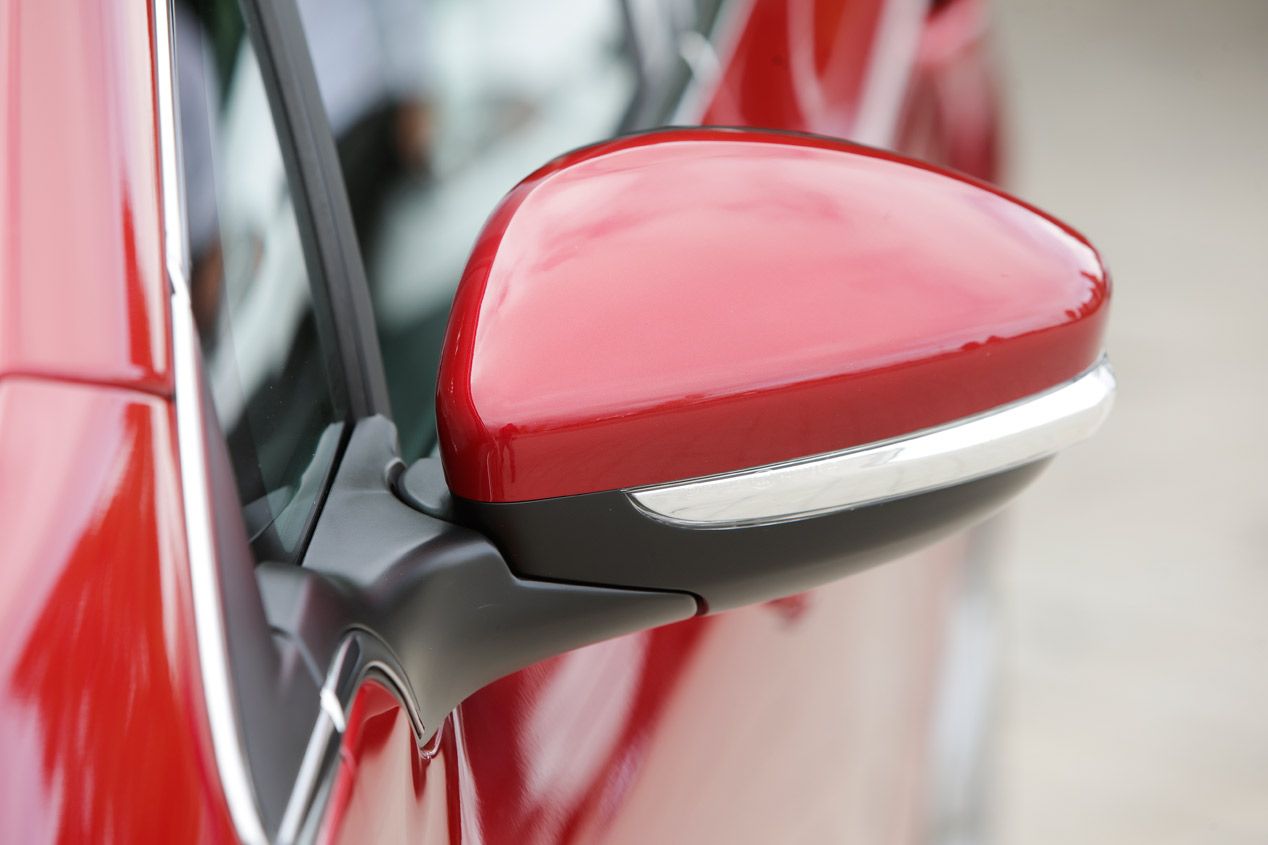 Comparativa: Peugeot 208 1.6 e-HDi vs Toyota Yaris 1.4 D-4D