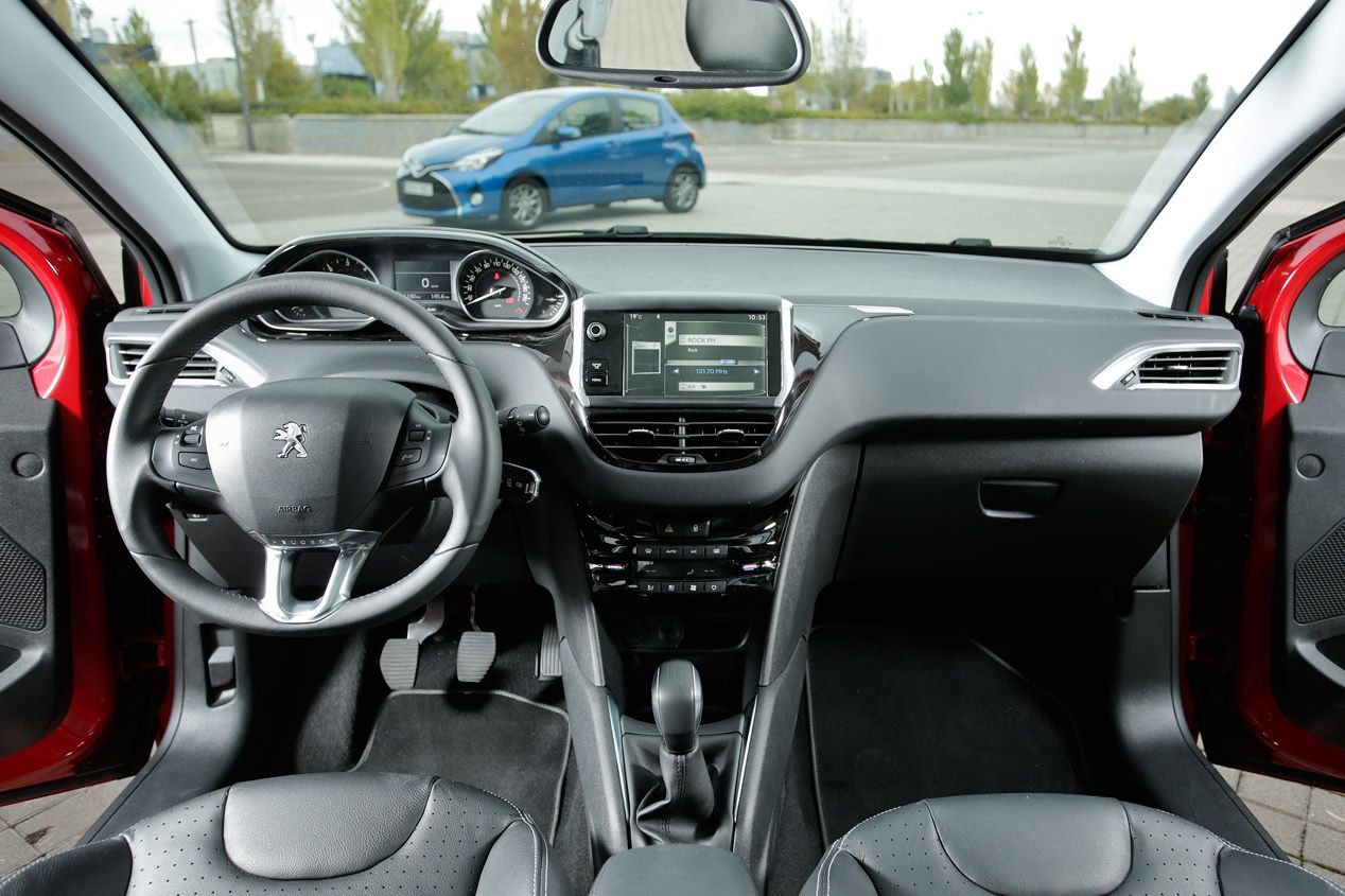 Comparativa: Peugeot 208 1.6 e-HDi vs Toyota Yaris 1.4 D-4D