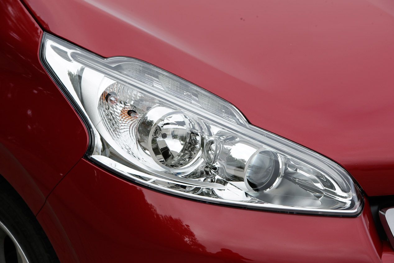 Comparativa: Peugeot 208 1.6 e-HDi vs Toyota Yaris 1.4 D-4D