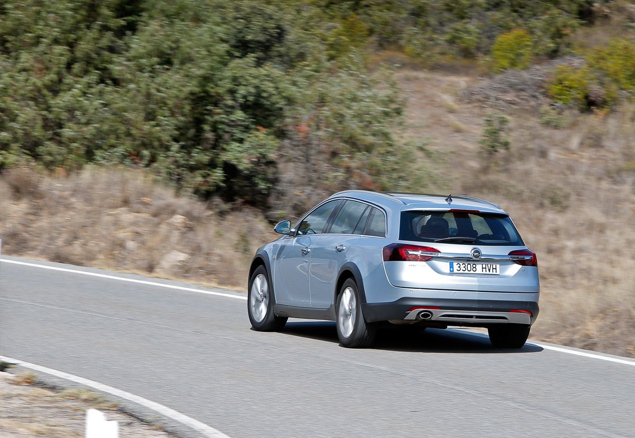 Comparativa: Citroën C5 HDI 160 Crosstourer vs Opel Insignia 2.0 CDTI 163 Country Tourer 4x4