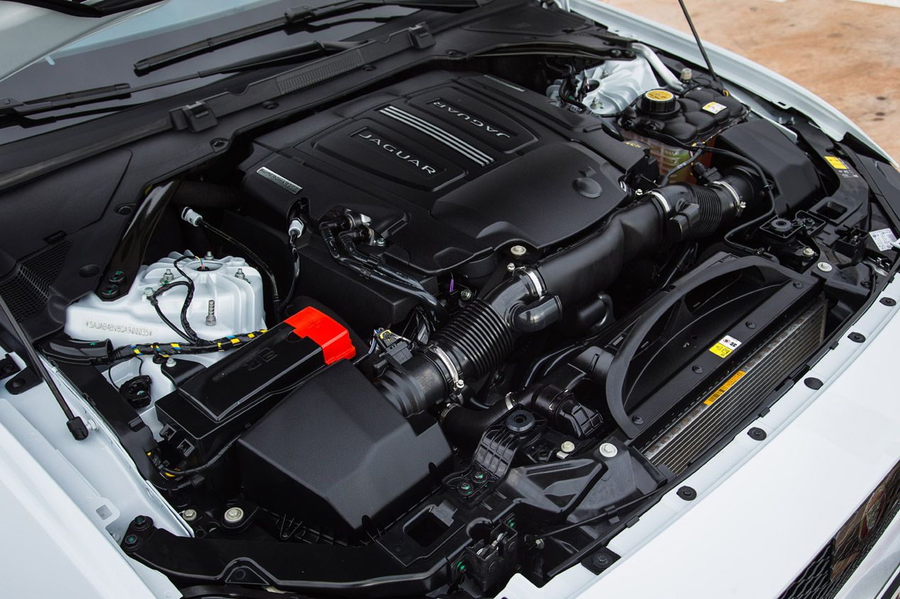 Contacto: nuevo Jaguar XE