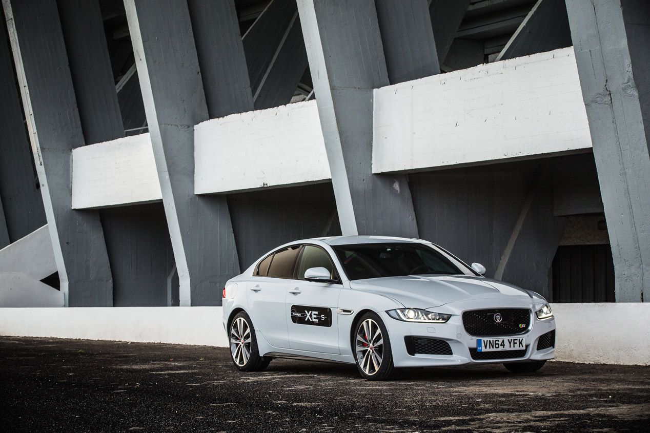 Contacto: nuevo Jaguar XE