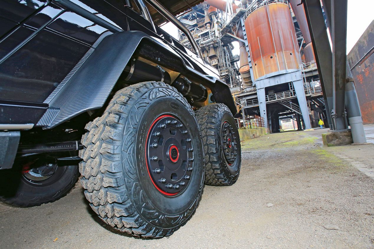 Contacto: Brabus 700 6x6, Brutus