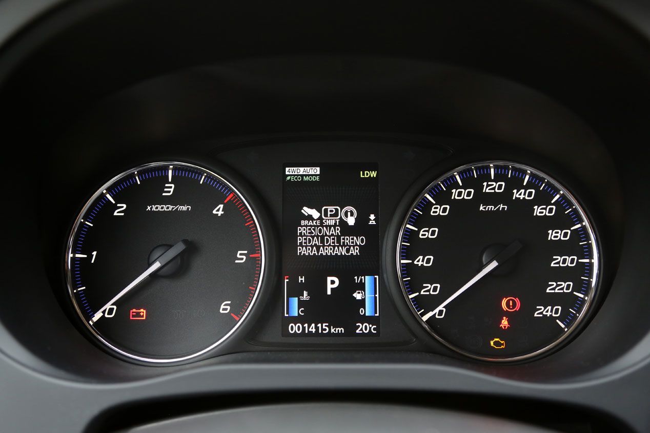 Comparativa: Mitsubishi Outlander 220 DI-D 150 4WD 7 plz vs Nissan X-Trail   1.6 dCi 130 4x4-i 7 plz