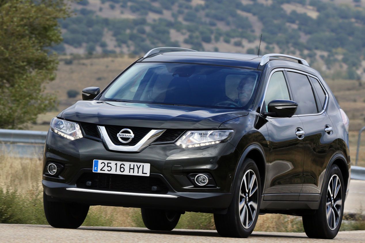 Comparativa: Mitsubishi Outlander 220 DI-D 150 4WD 7 plz vs Nissan X-Trail   1.6 dCi 130 4x4-i 7 plz