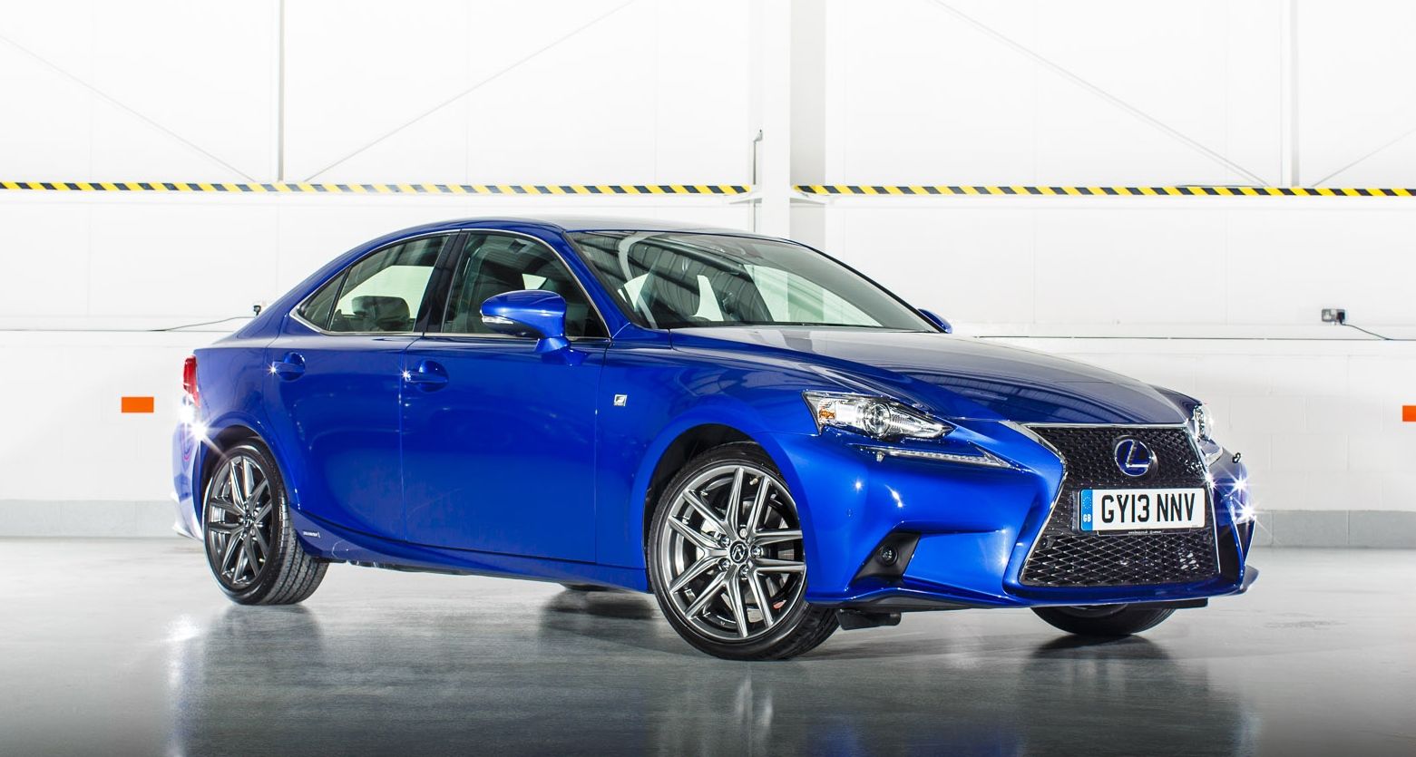 Las siglas de los Lexus