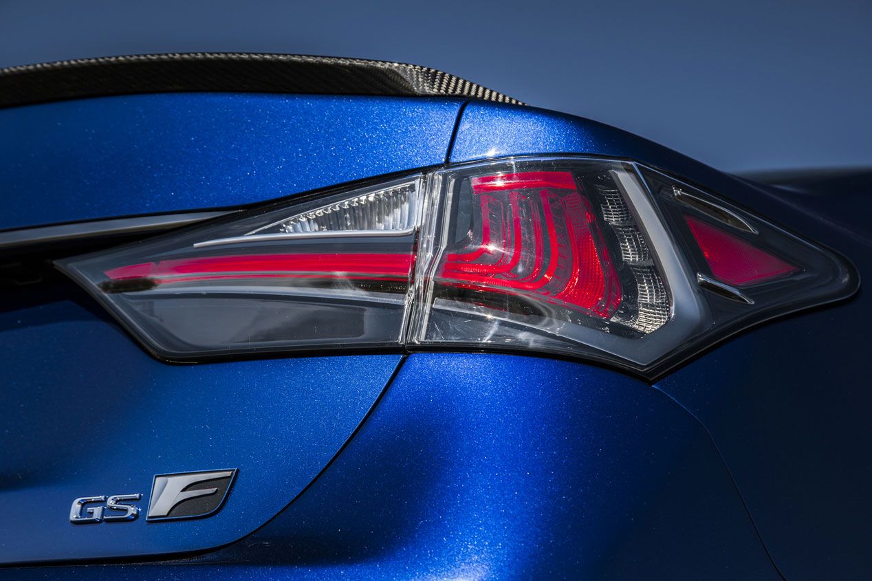 Las siglas de los Lexus