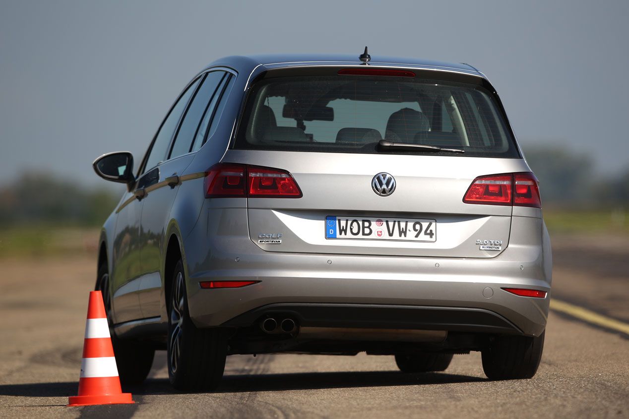 Comparativa: BMW 218d Active Tourer - VW Golf Sportsvan 2.0 TDi, cantidad y calidad