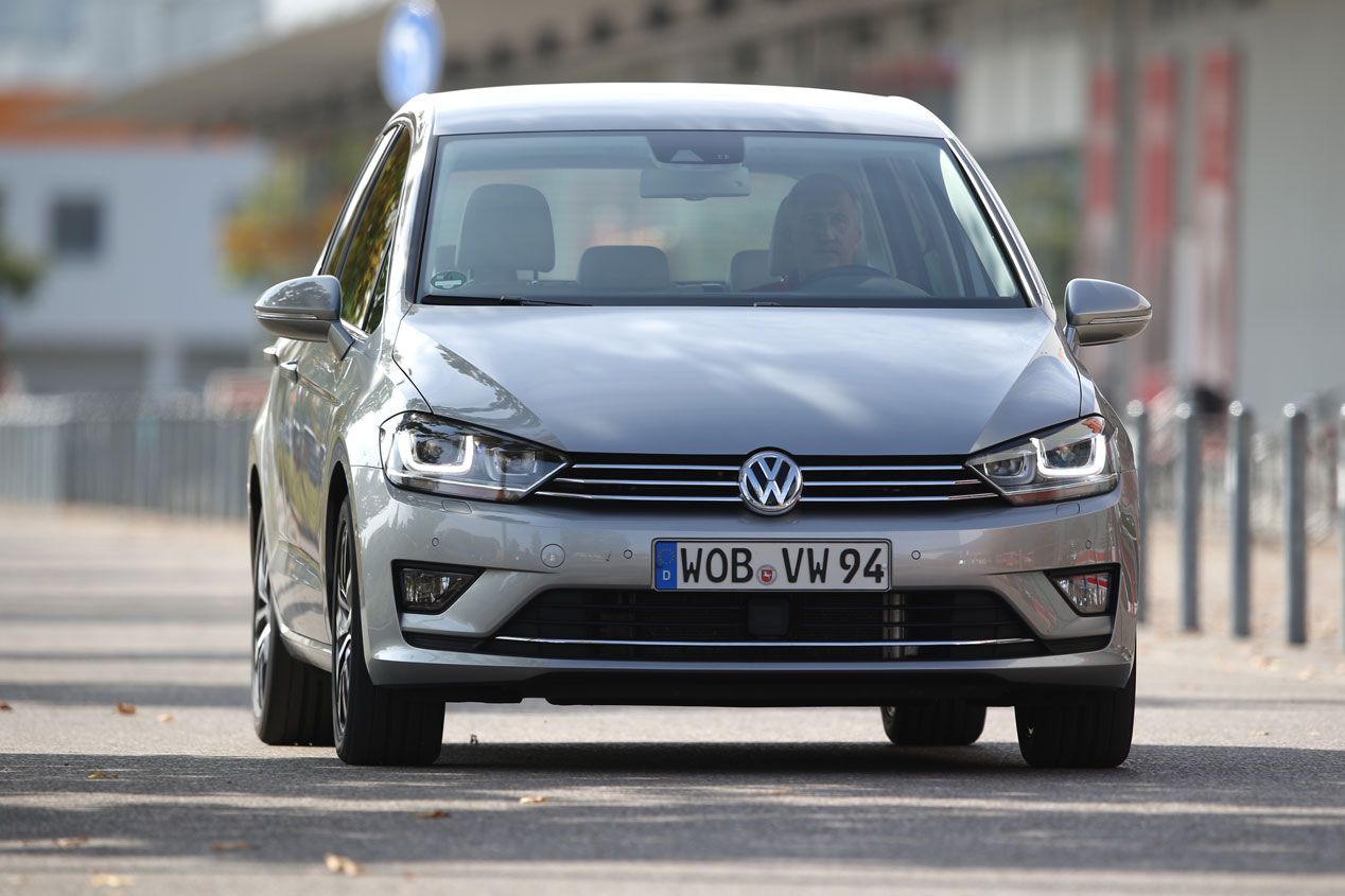 Comparativa: BMW 218d Active Tourer - VW Golf Sportsvan 2.0 TDi, cantidad y calidad
