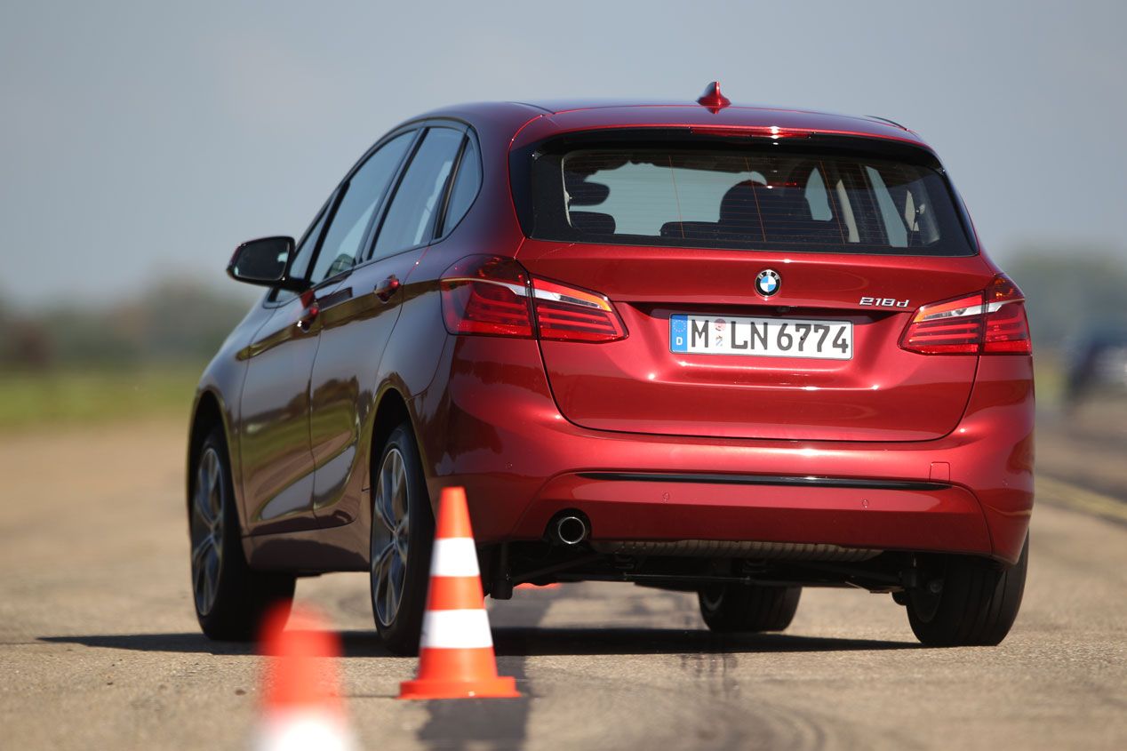 Comparativa: BMW 218d Active Tourer - VW Golf Sportsvan 2.0 TDi, cantidad y calidad