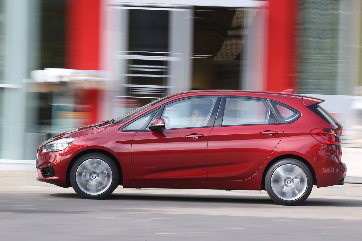 Comparativa: BMW 218d Active Tourer - VW Golf Sportsvan 2.0 TDi, cantidad y calidad