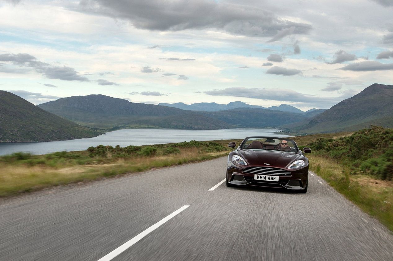 Aston Martin Vanquish Volante 2015