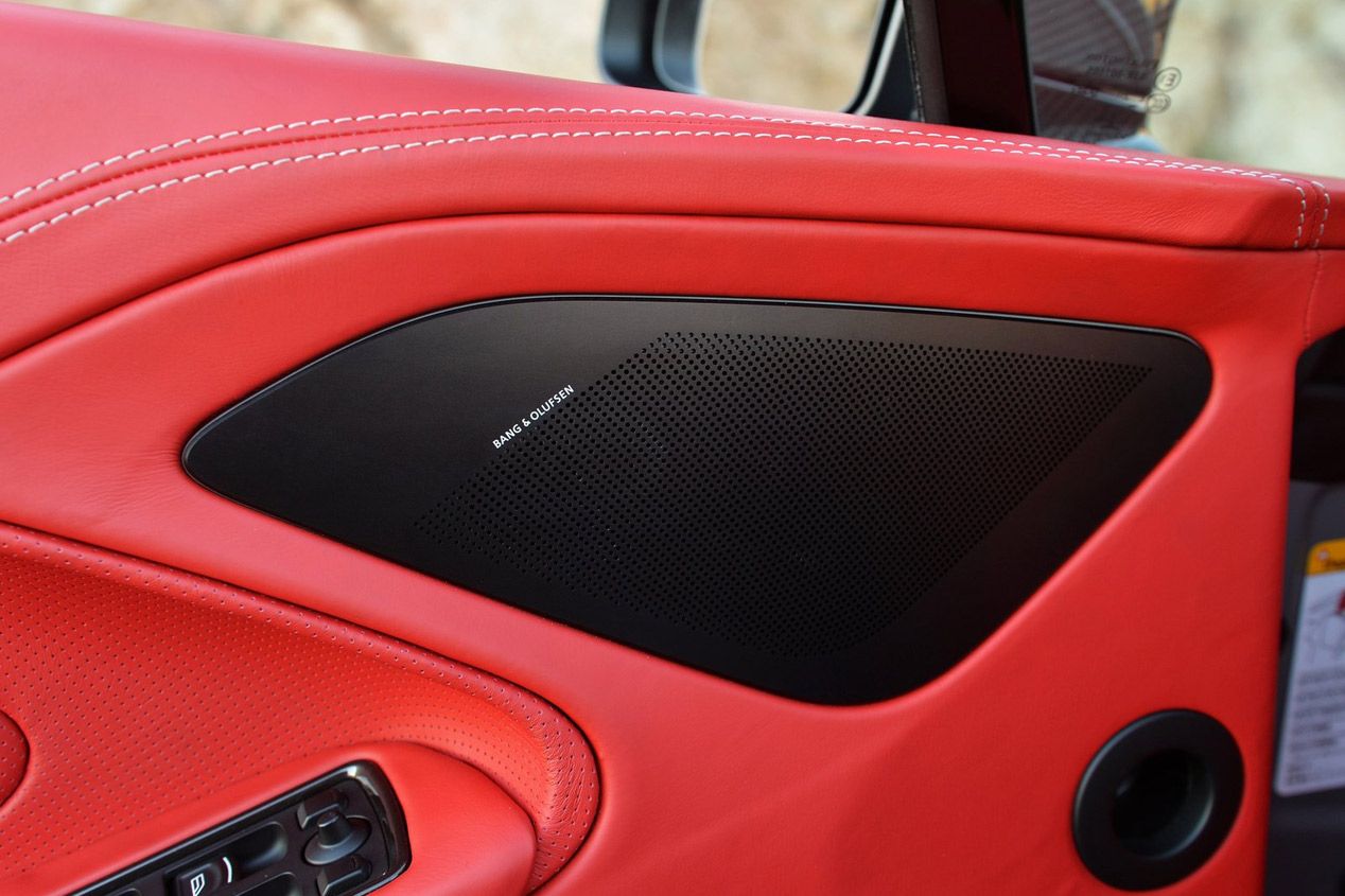 Aston Martin Vanquish Volante 2015